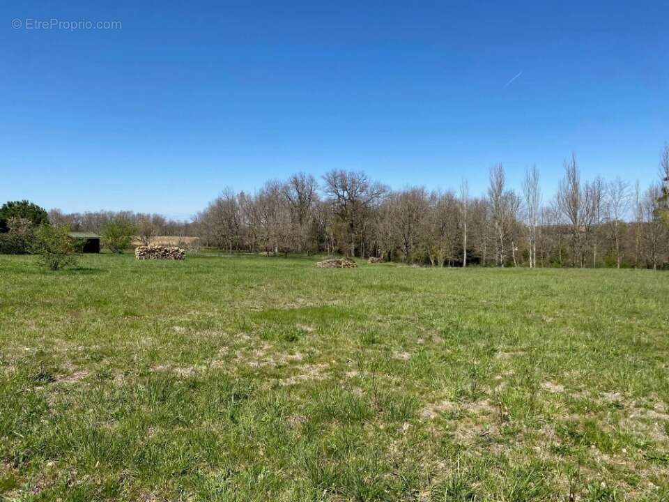 Terrain 736 m² à Croth  - photo 2