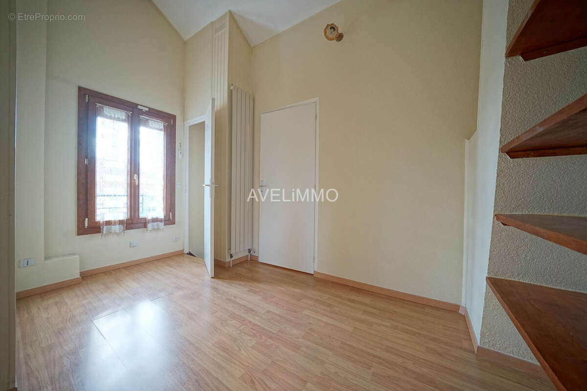 Maison ancienne avec dépendance - photo 8
