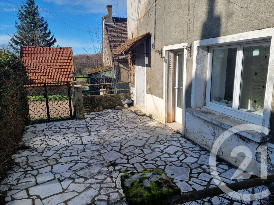 Maison à CHITRY-LES-MINES