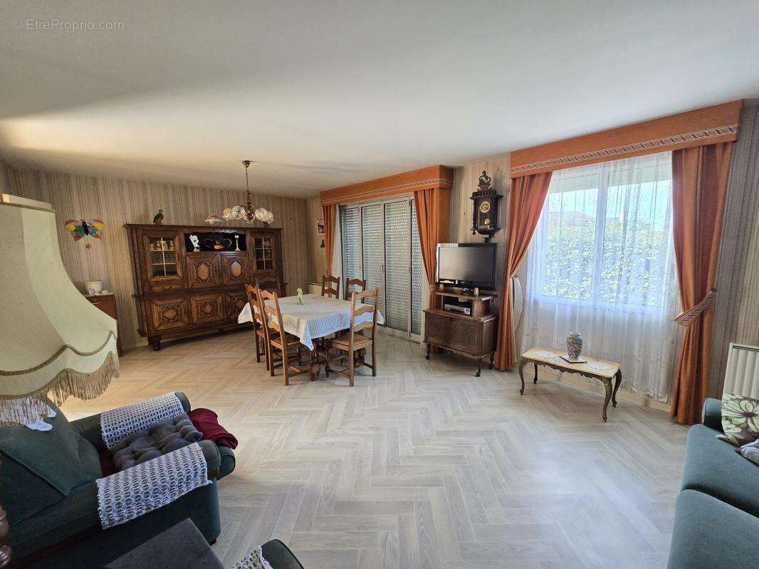 Maison à SABLE-SUR-SARTHE
