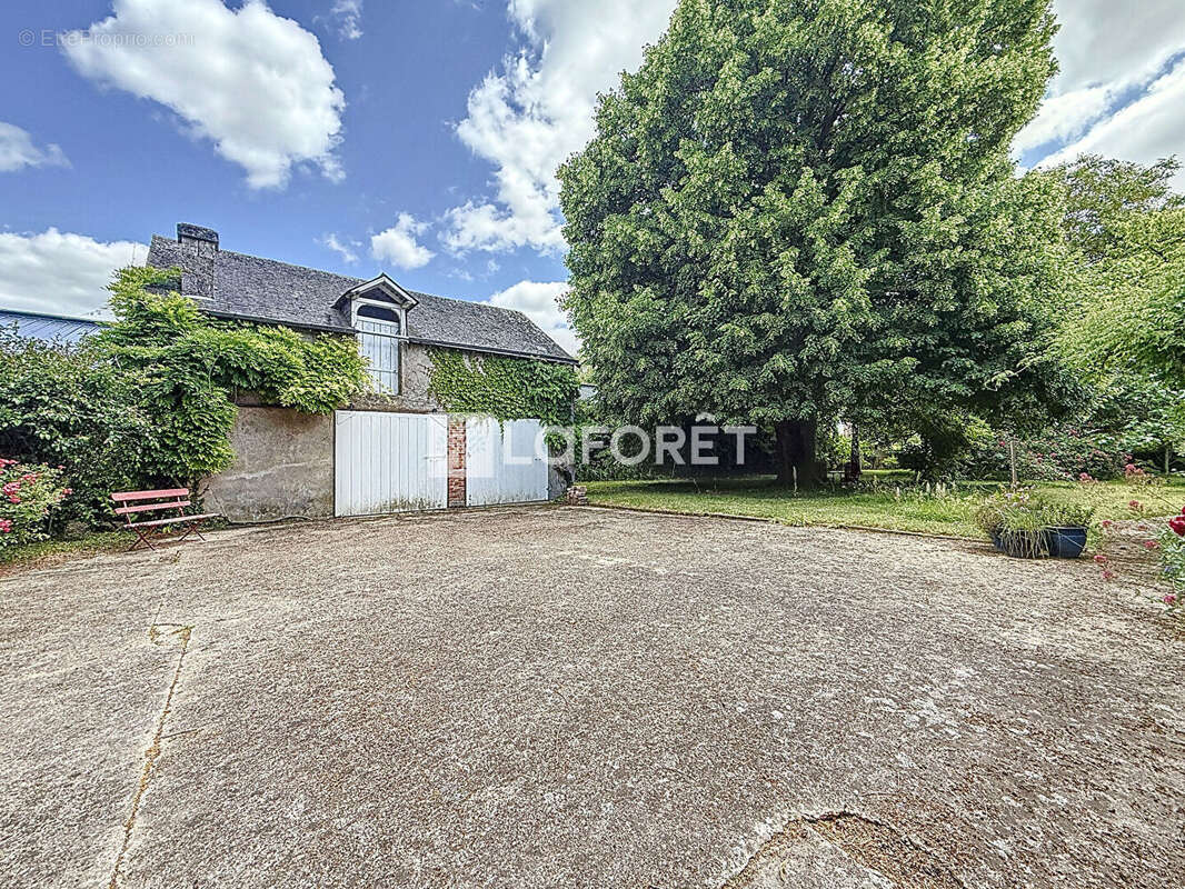 Maison à BRISSAC-QUINCE