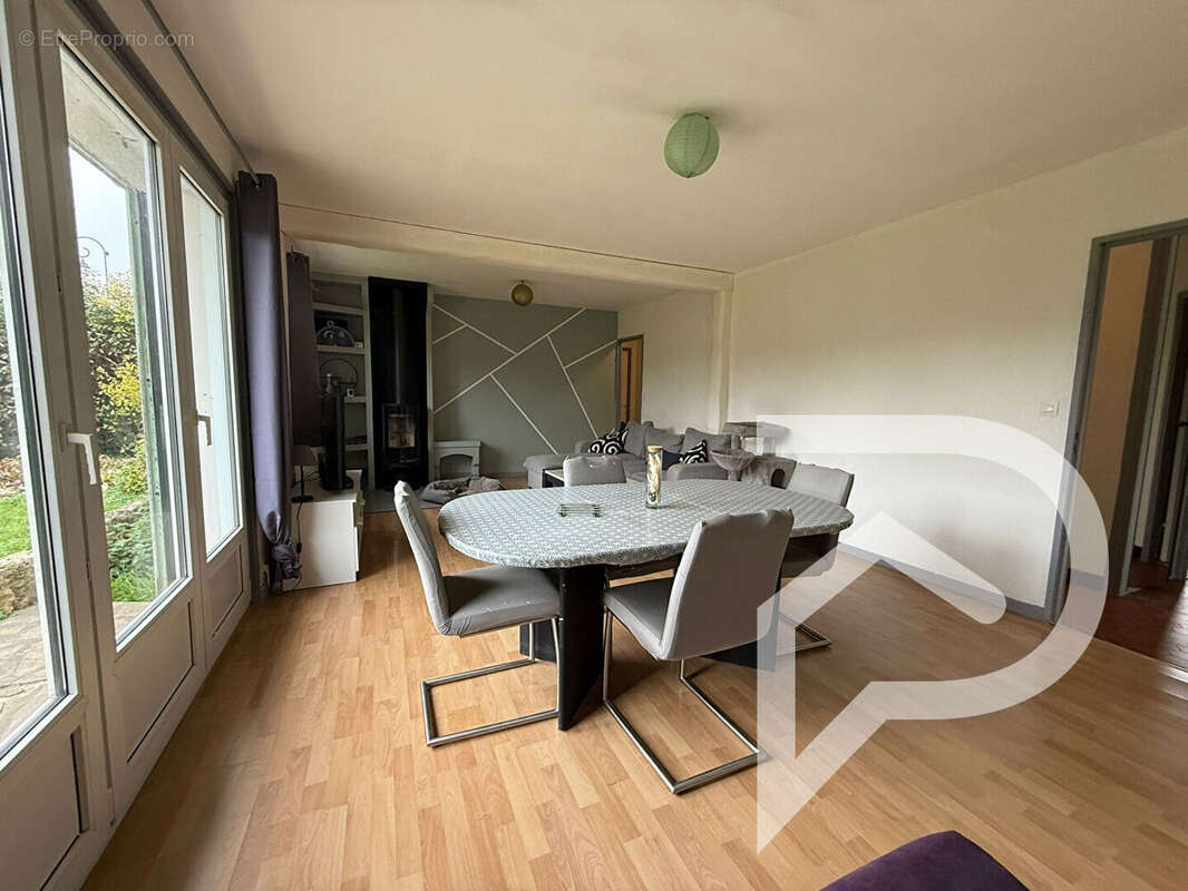 Maison à GRANDFRESNOY