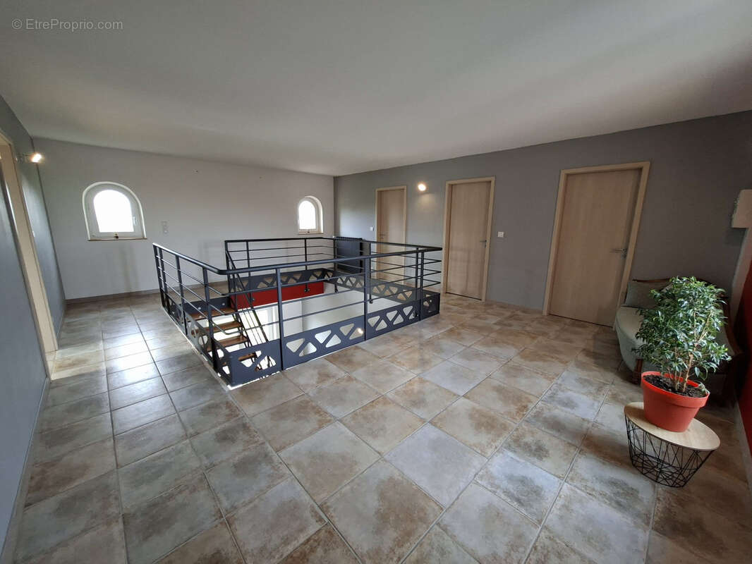 Maison à LOUVIGNY