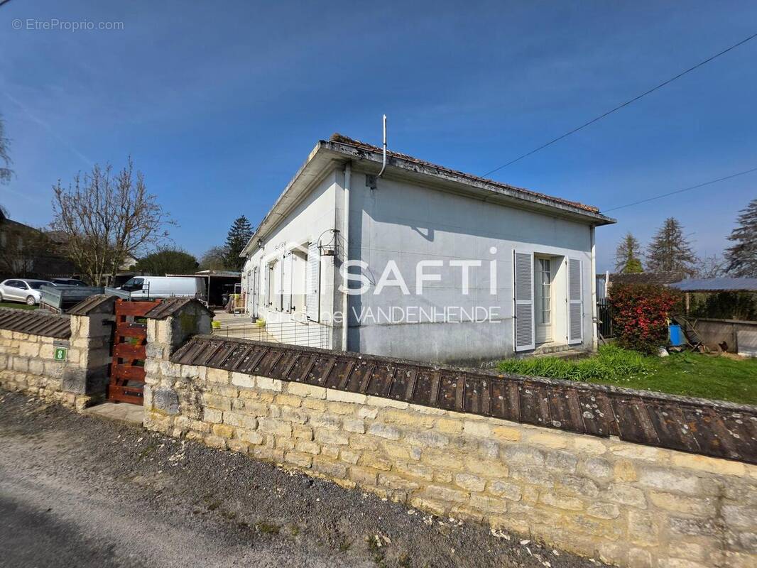 Photo 1 - Maison à MONTCORNET