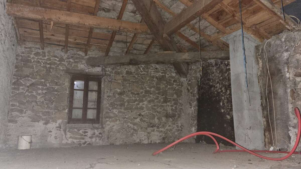 Maison 61 m² à Saint-Barthelemy-Le-Plain  - photo 9