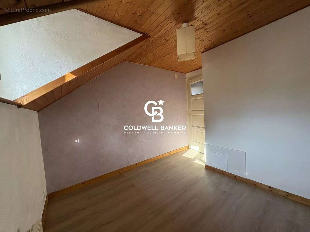 Appartement à SAINT-CERGUES
