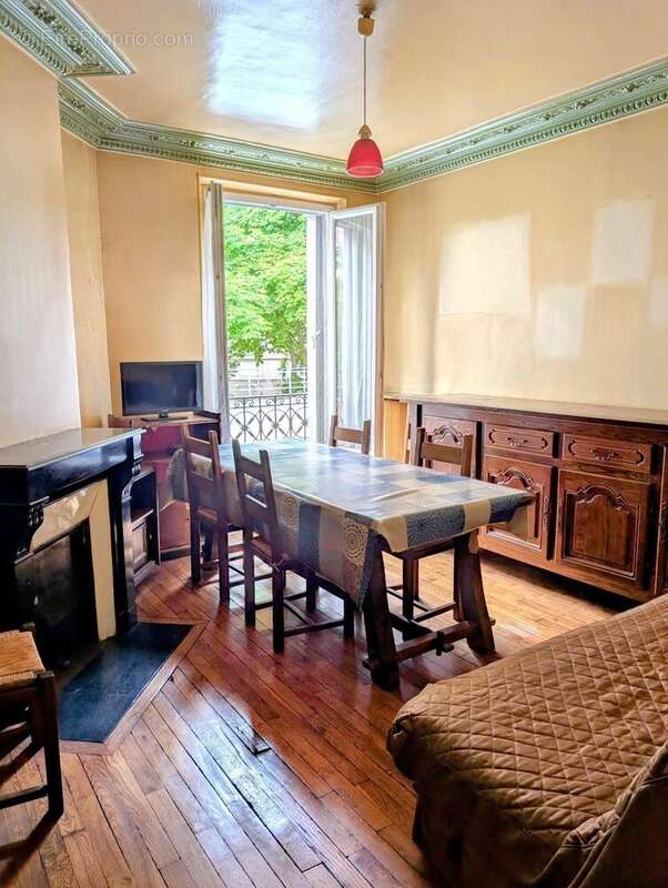 Appartement à PARIS-19E