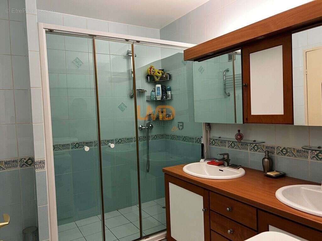 Appartement à MAGNY-LES-HAMEAUX