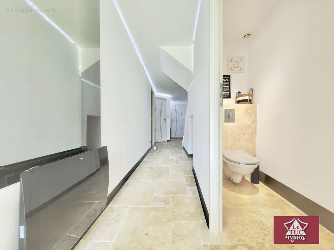 Maison de ville avec terrasses, garage et jacuzzi - photo 10