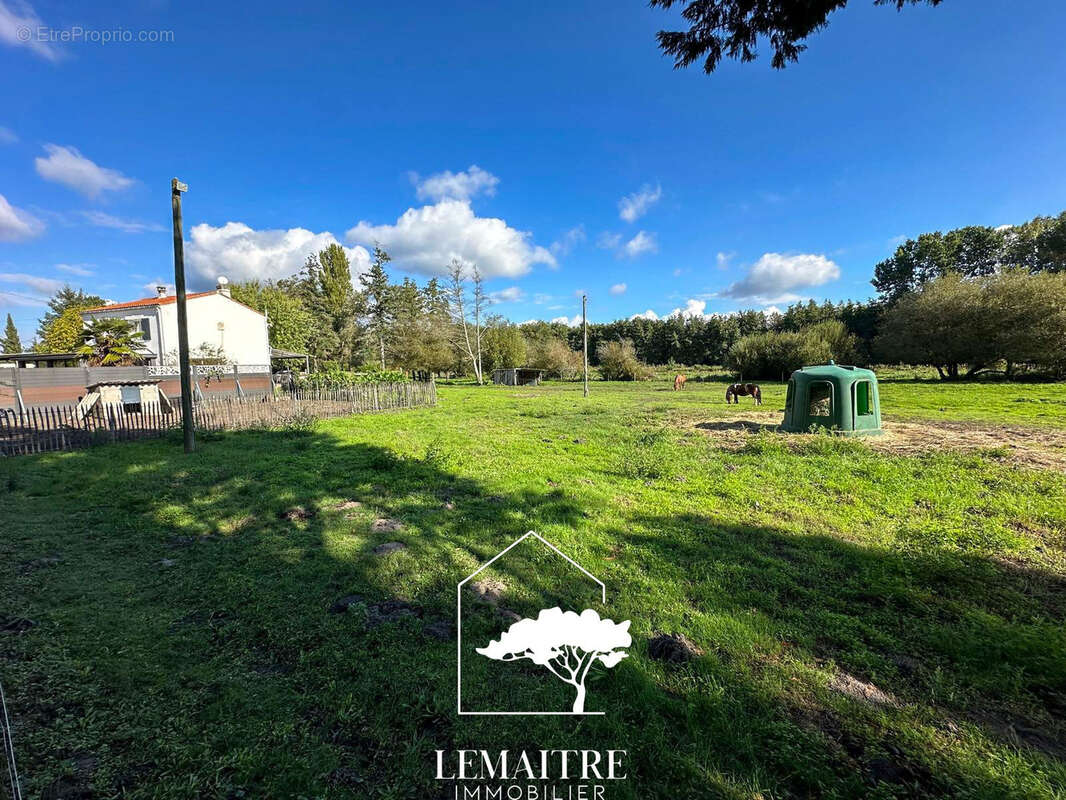 Maison à LES MATHES