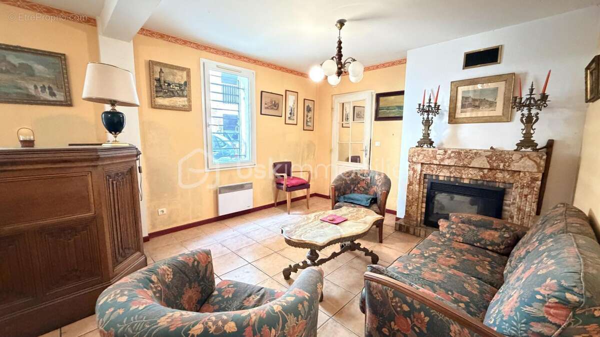 Maison - immeuble avec extèrieur - photo 2