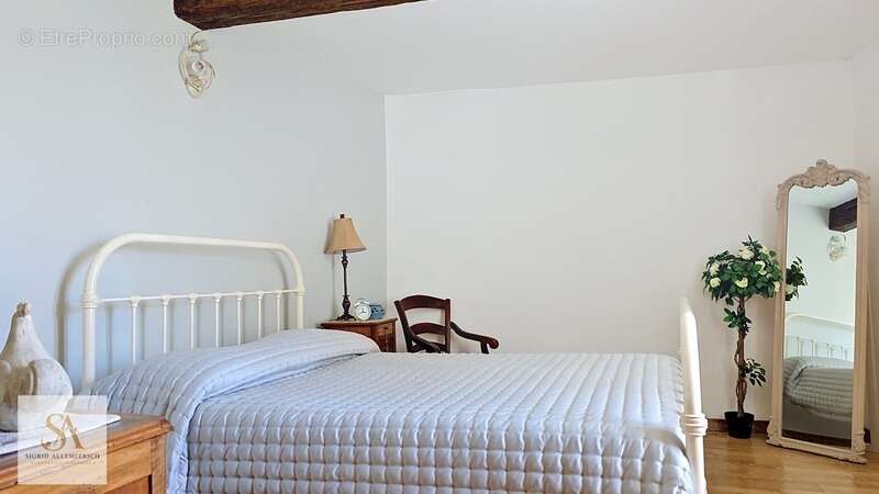 Maison de caractère en pierre, 3 chambres, jardin, terrasse et garage – Charme authentique au cœur d’un village calme entouré de - photo 10