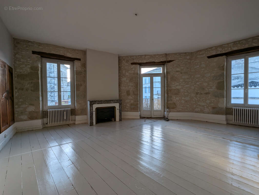 Maison à LAUZUN