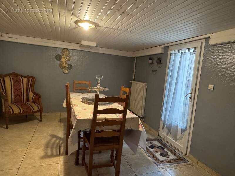 Maison de ville, grande pièce de vie, 4 chambres et beau jardin paysagé - photo 13