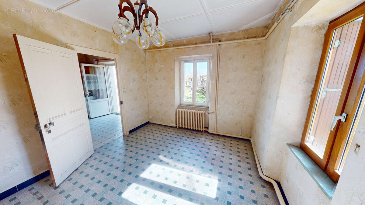 Maison à JULLIANGES