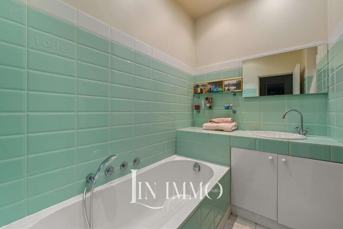 Appartement à PARIS-17E