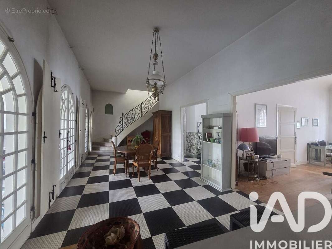 Maison 183 m² à Pauillac  - photo 6