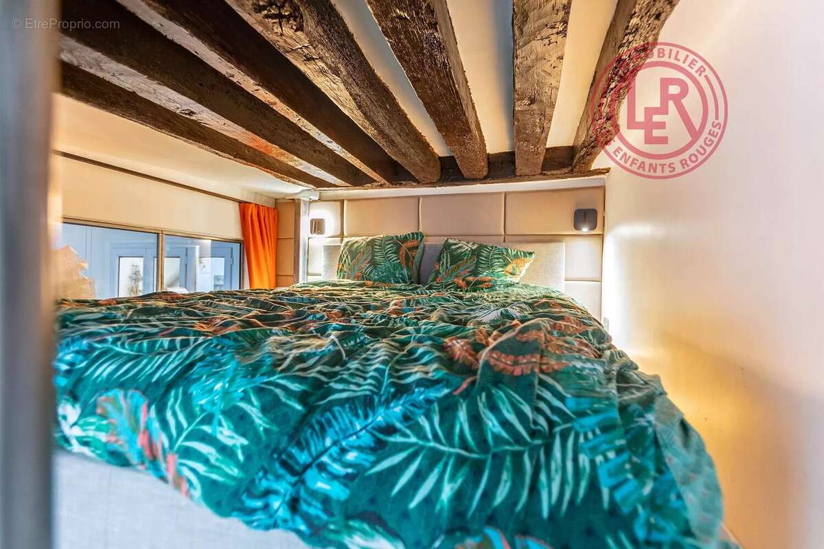 Appartement à PARIS-1E