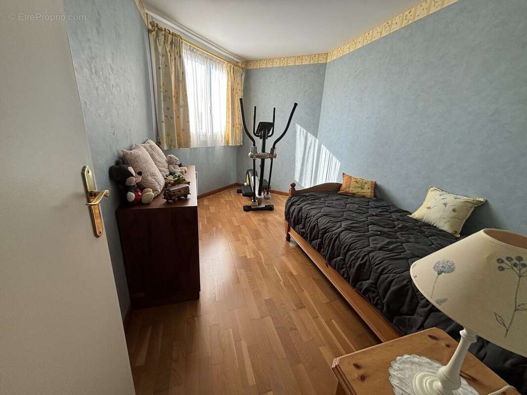 Appartement à MONTIGNY-LE-BRETONNEUX