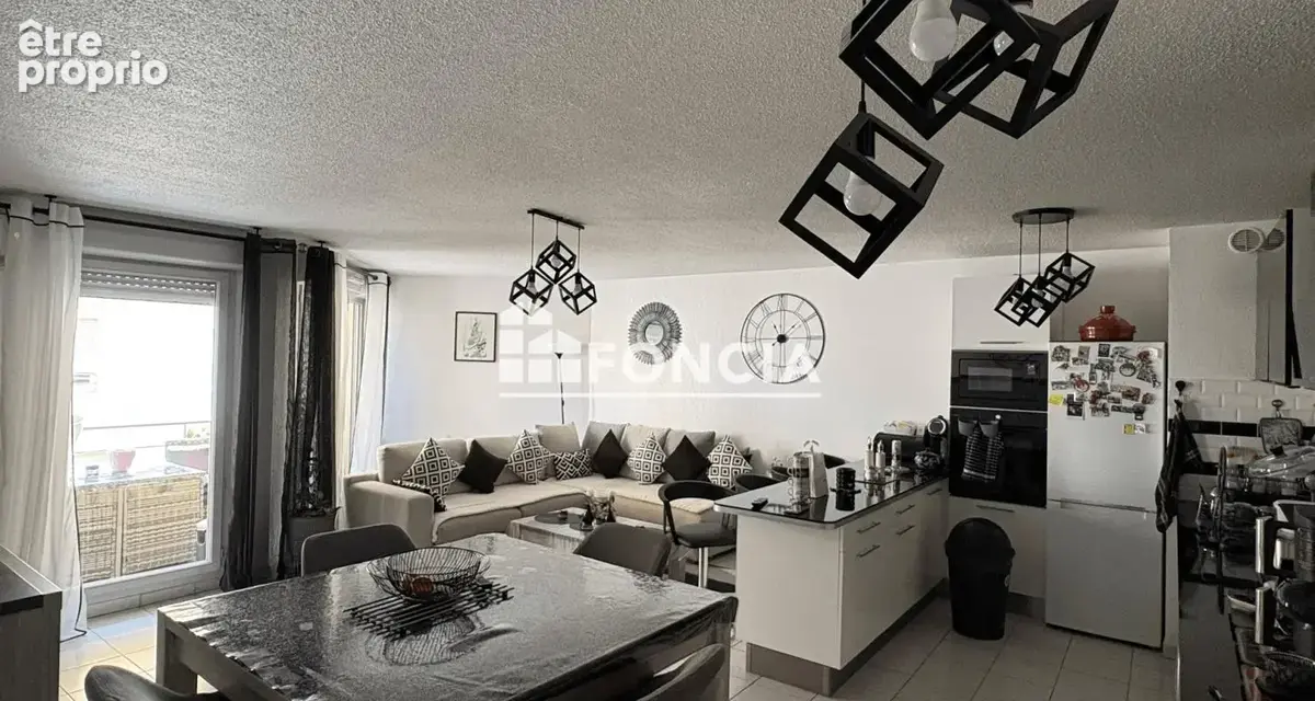 Appartement à MARSEILLE-3E