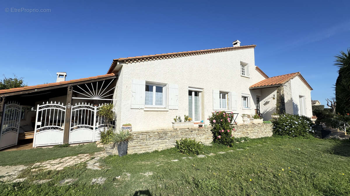 Maison à SAINT-LAURENT-DE-LA-SALANQUE