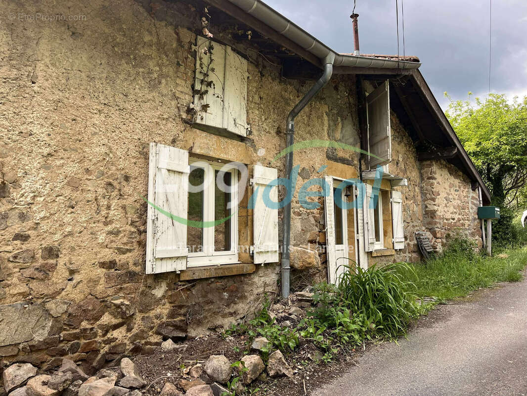 Maison à CHAMBOST-ALLIERES