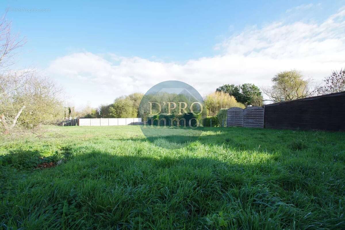 Terrain à LA HAIE-FOUASSIERE