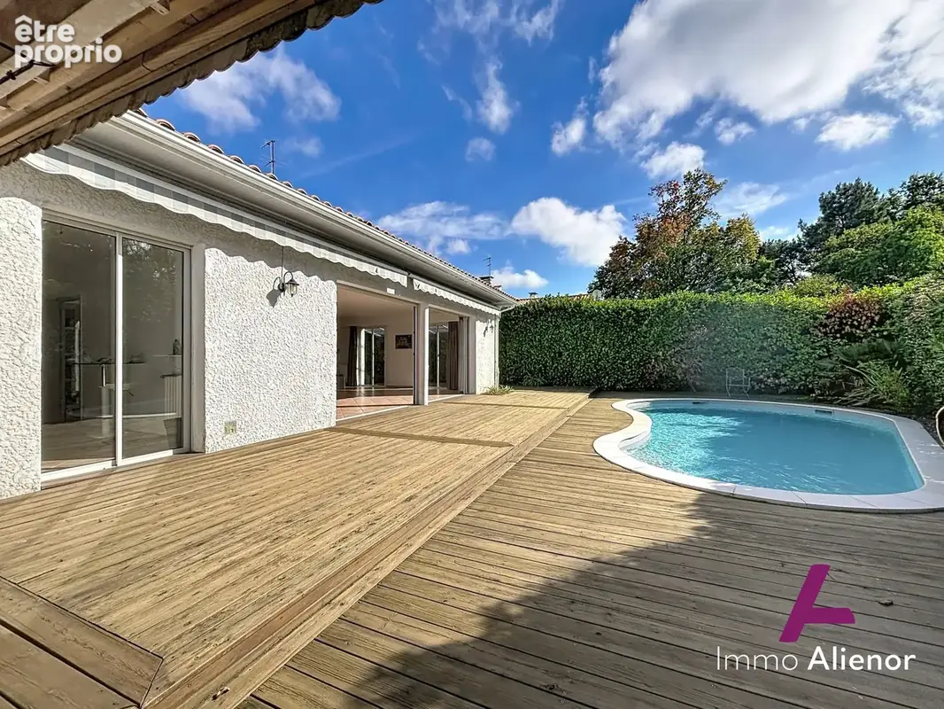Maison 4 pièces 146 m² à vendre à Merignac (33700) - photo 1
