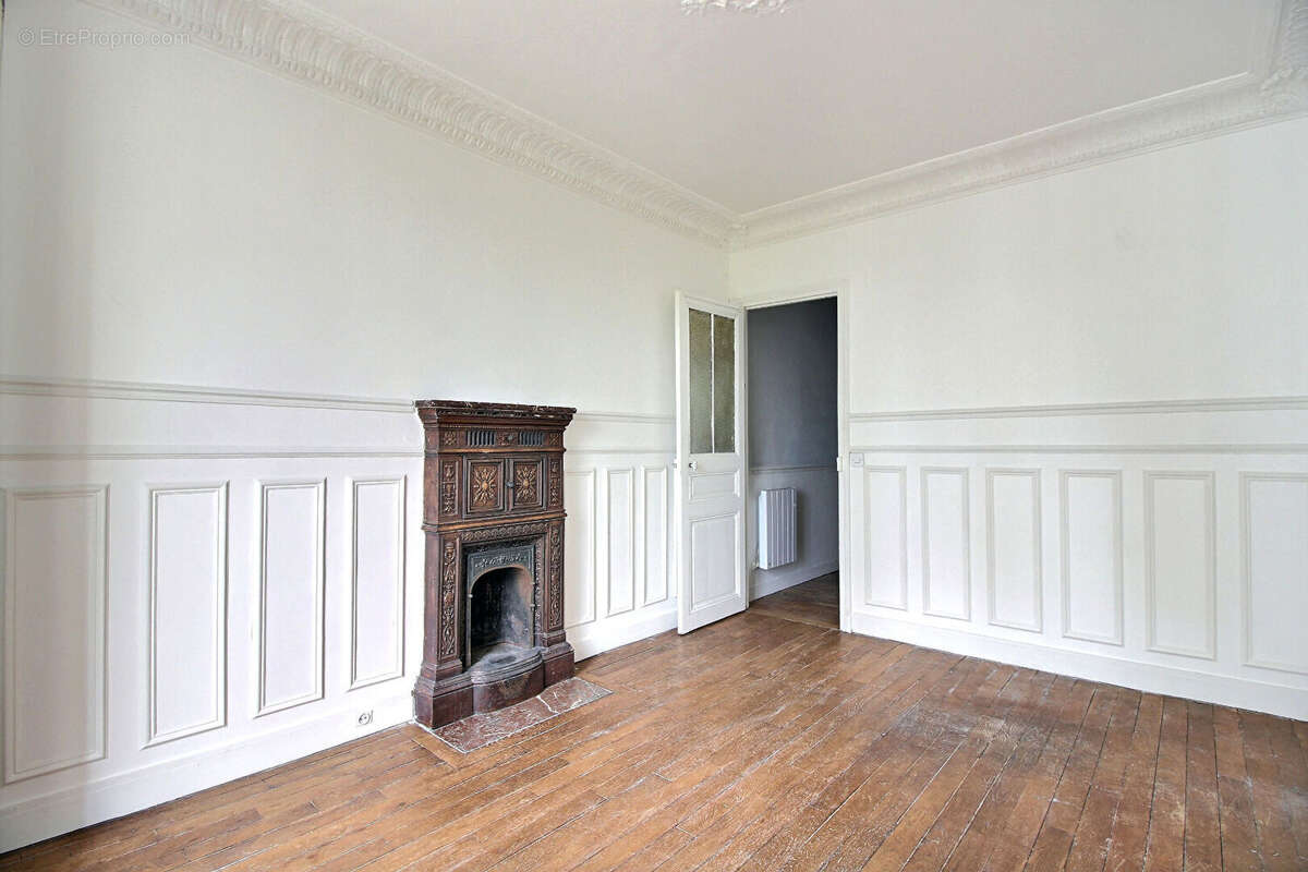 Appartement à PARIS-14E