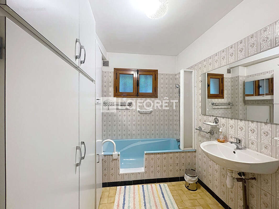 Maison à LA VALETTE-DU-VAR