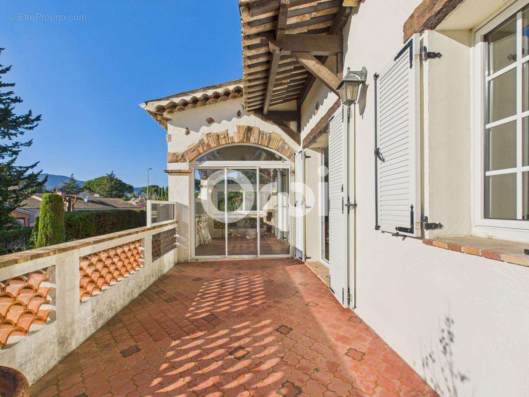 Maison à MANDELIEU-LA-NAPOULE