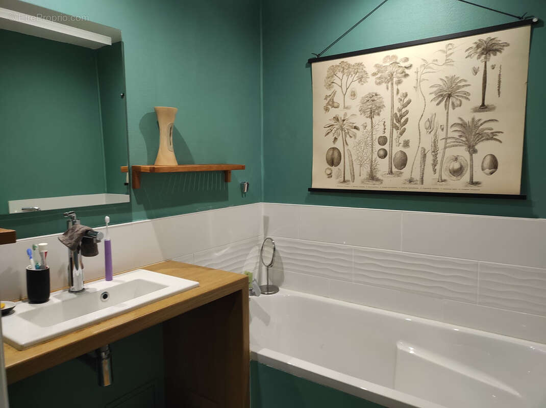 Maison à AMBRIERES-LES-VALLEES