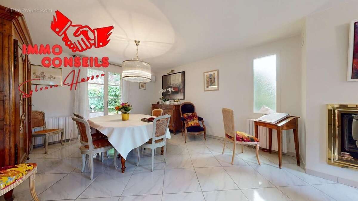 Maison à COUZON-AU-MONT-D'OR