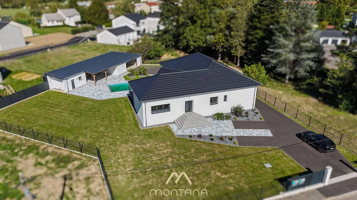 Maison à CONDE-NORTHEN