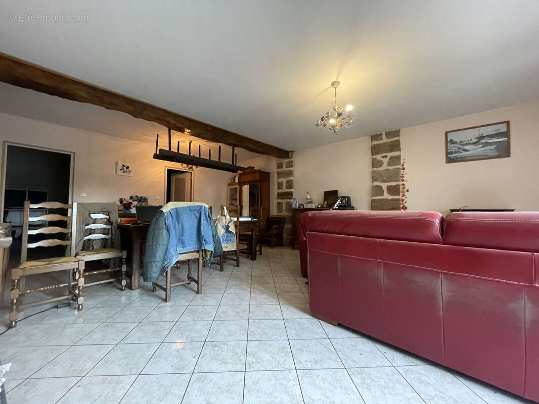 Maison à VARS-SUR-ROSEIX