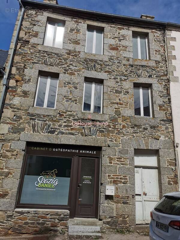 Appartement à LA ROCHE-DERRIEN