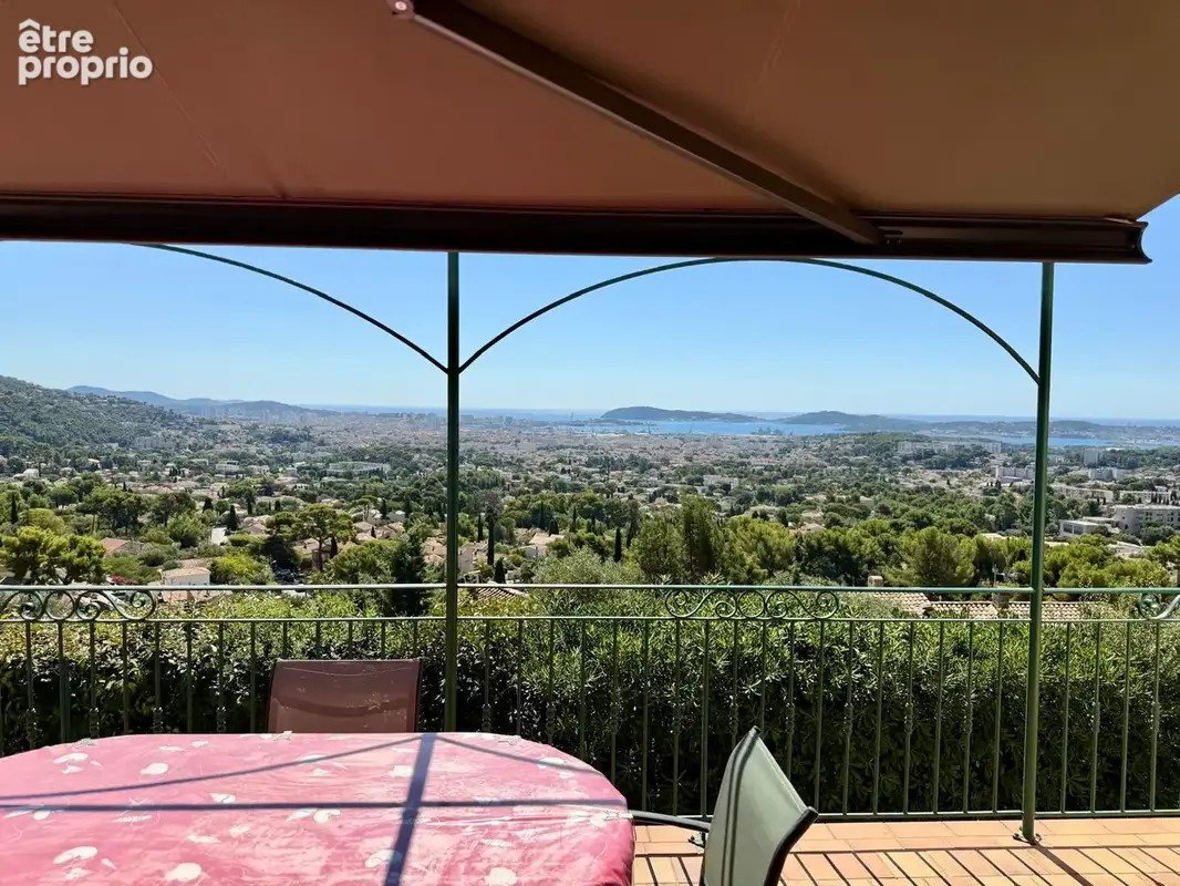 VILLA 120m2, T5 avec Vue Panoramique, jardin, Garage et Piscine à Toulon Ouest - photo 8