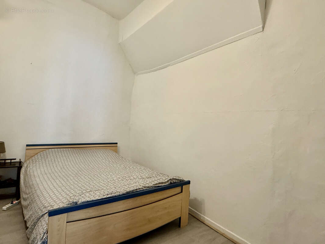 Appartement à BAGNOLS-SUR-CEZE