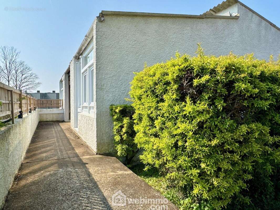 Accessible de plain-pied, - Appartement à CHASSENEUIL-DU-POITOU