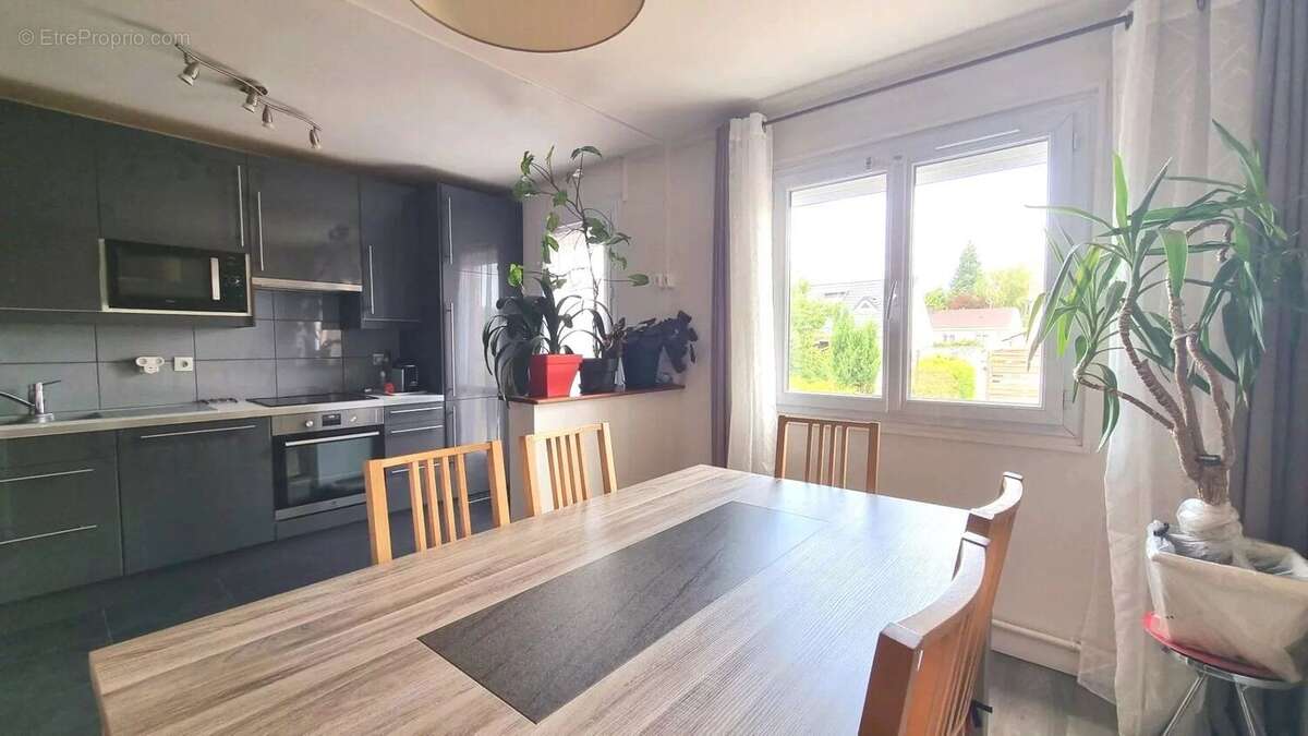 Appartement à BEYNES