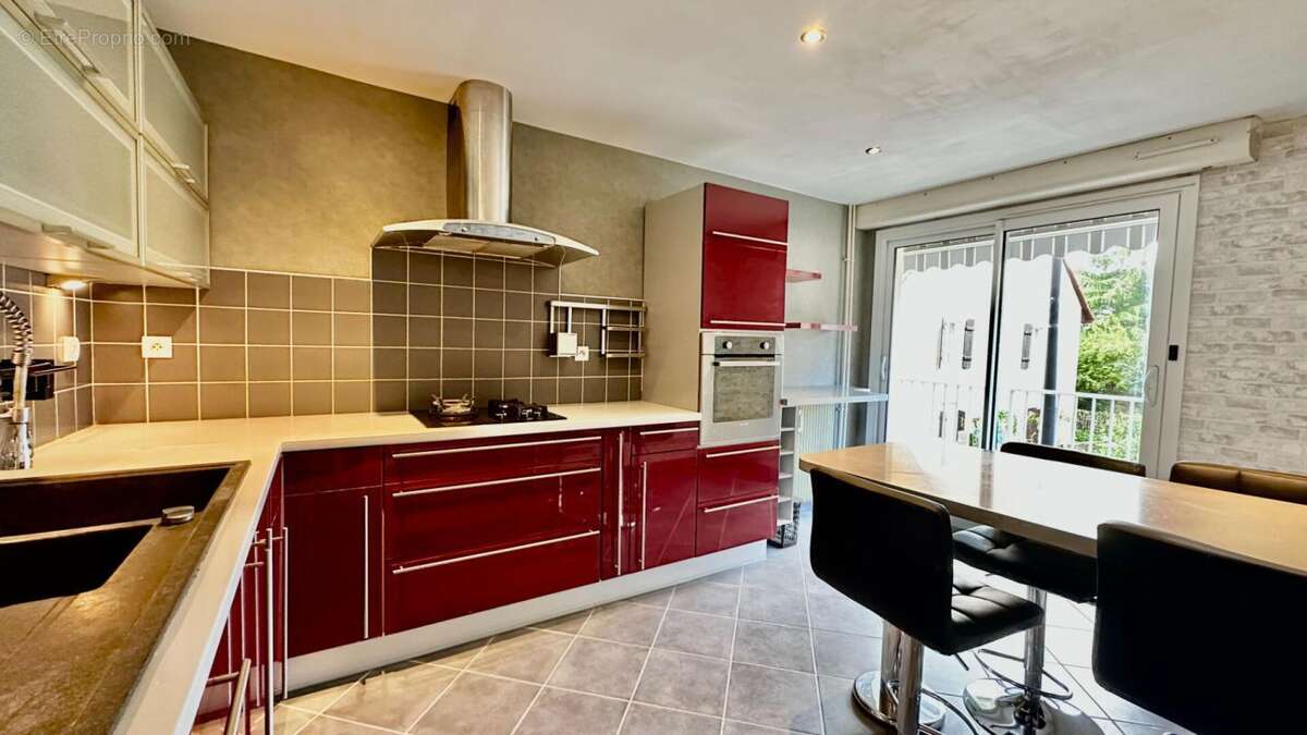 Appartement Rez de chaussée 4 pièce(s) 86.08 m2 - photo 5