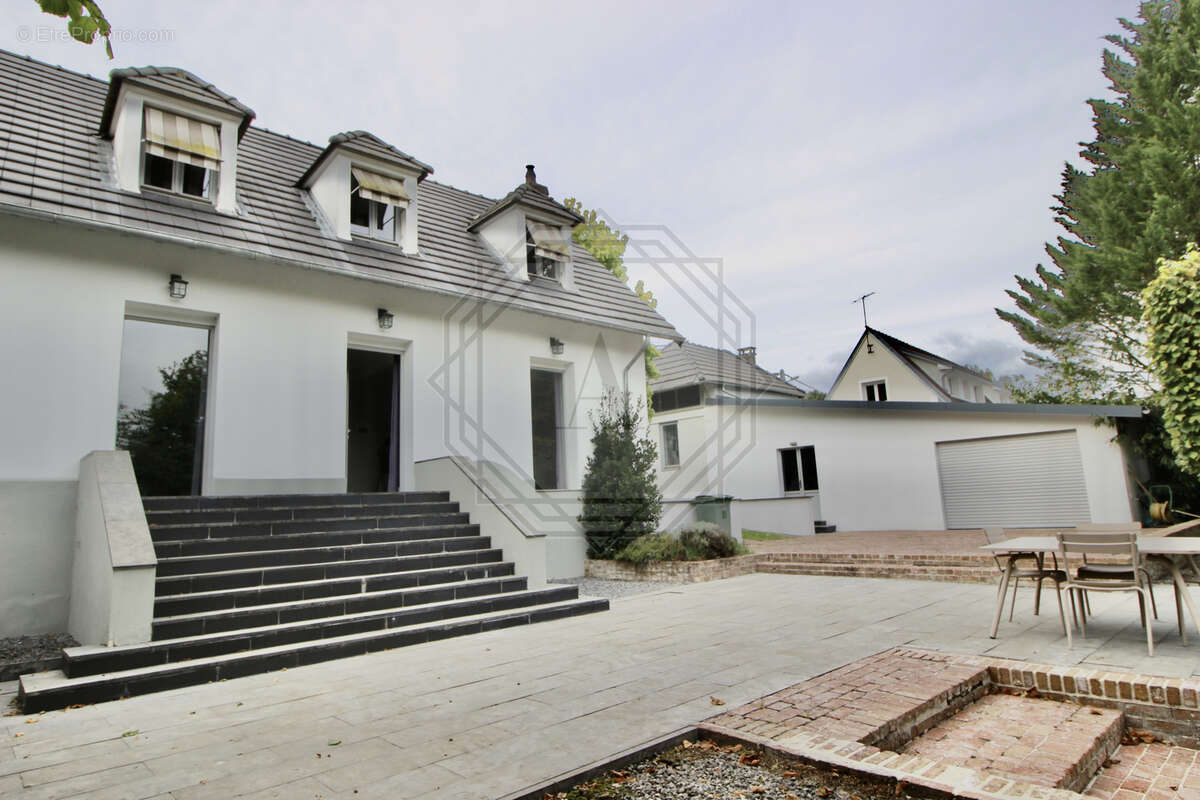 Maison à L&#039;ISLE-ADAM