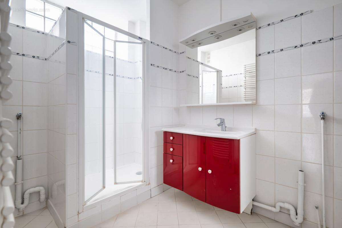 Appartement à PARIS-14E