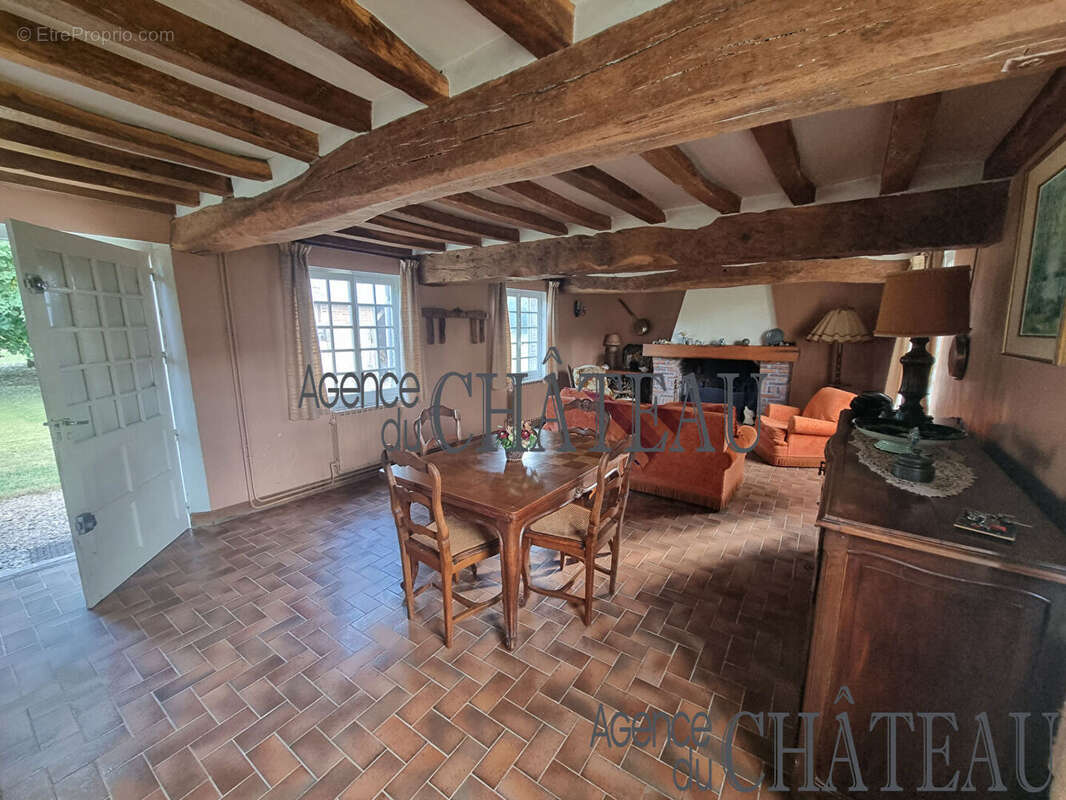 Maison ancienne avec cachet, grand terrain arboré - photo 3