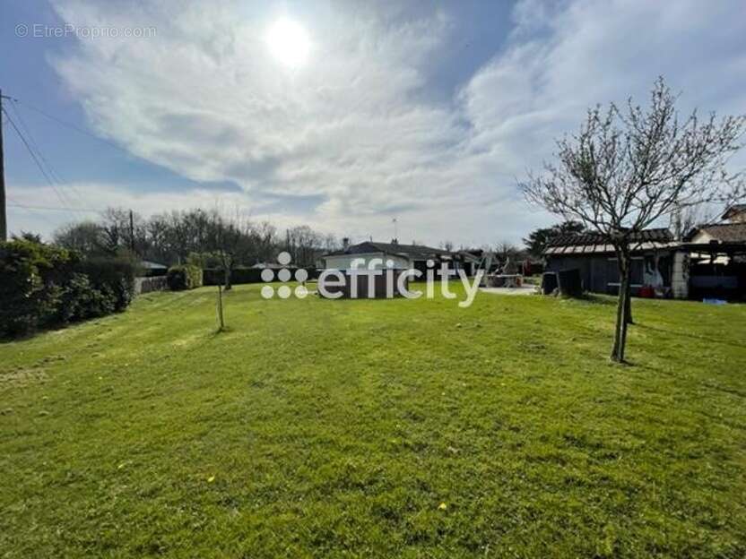 Maison à BLANQUEFORT