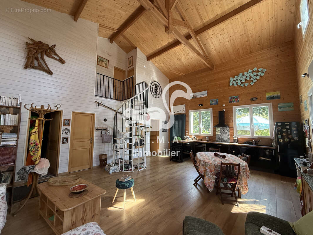 Maison à MIOS