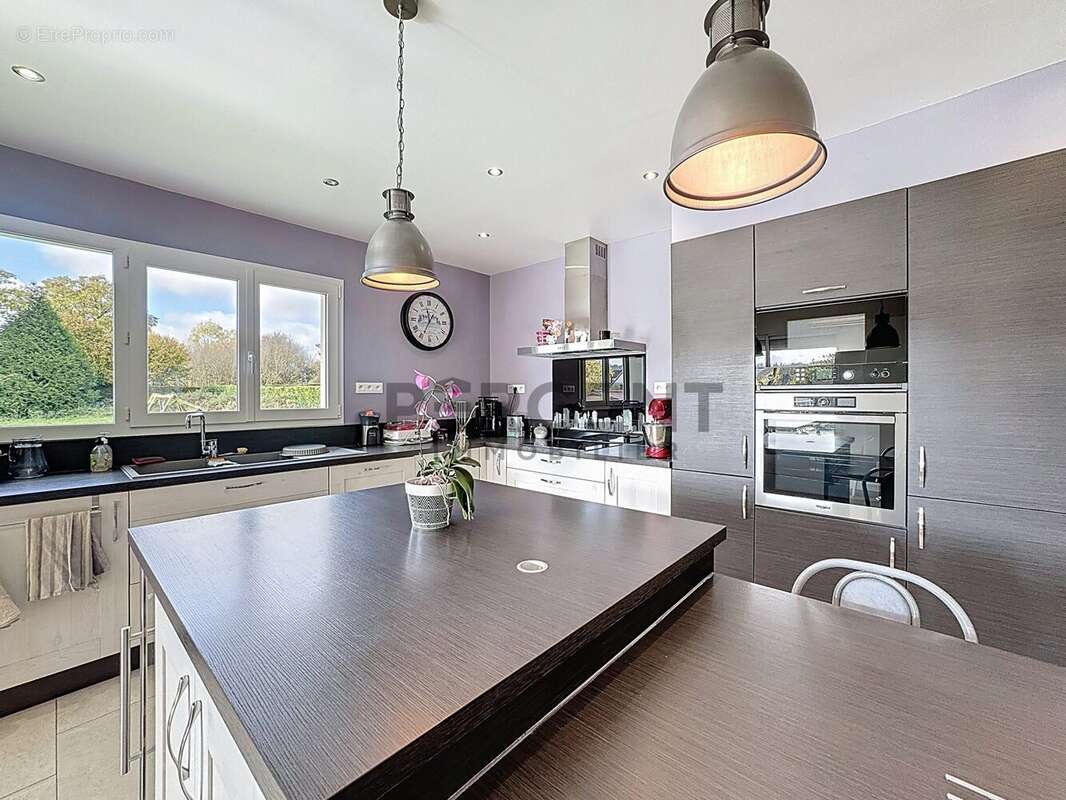 Maison à VIVIER-AU-COURT