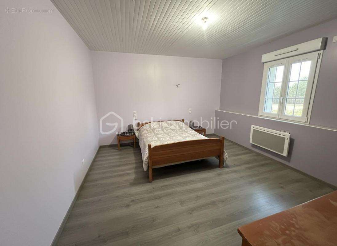 Maison à SAINT-GEORGES-DE-REINTEMBAULT