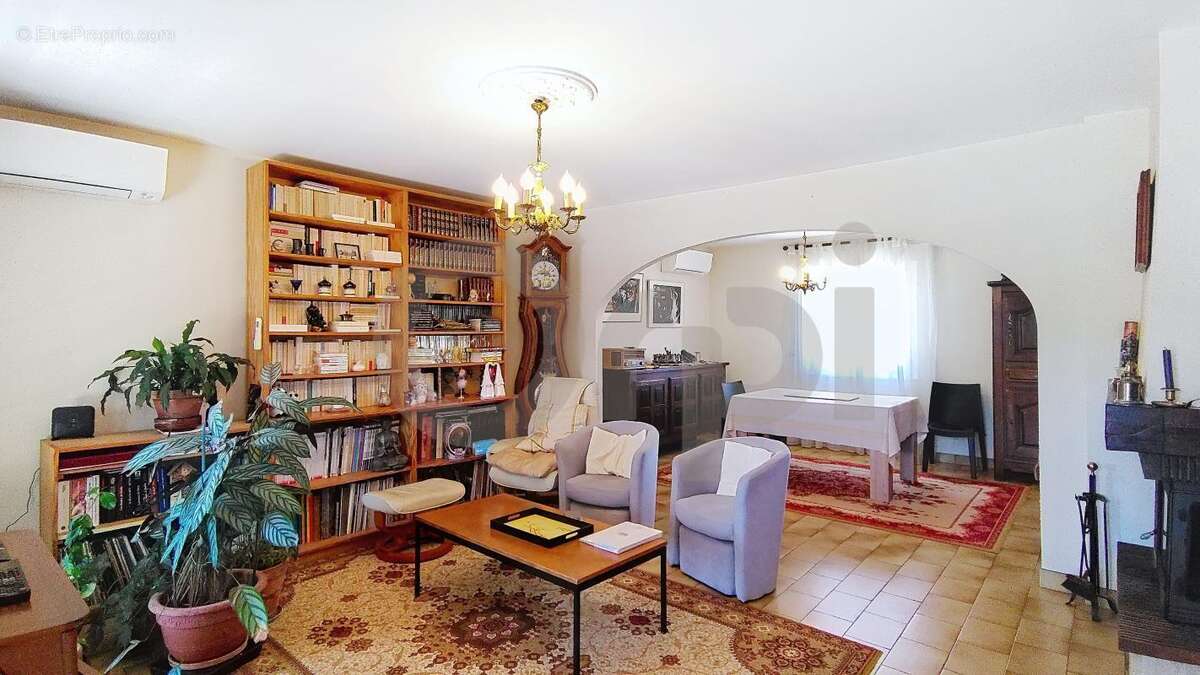 Maison à TERRASSON-LAVILLEDIEU