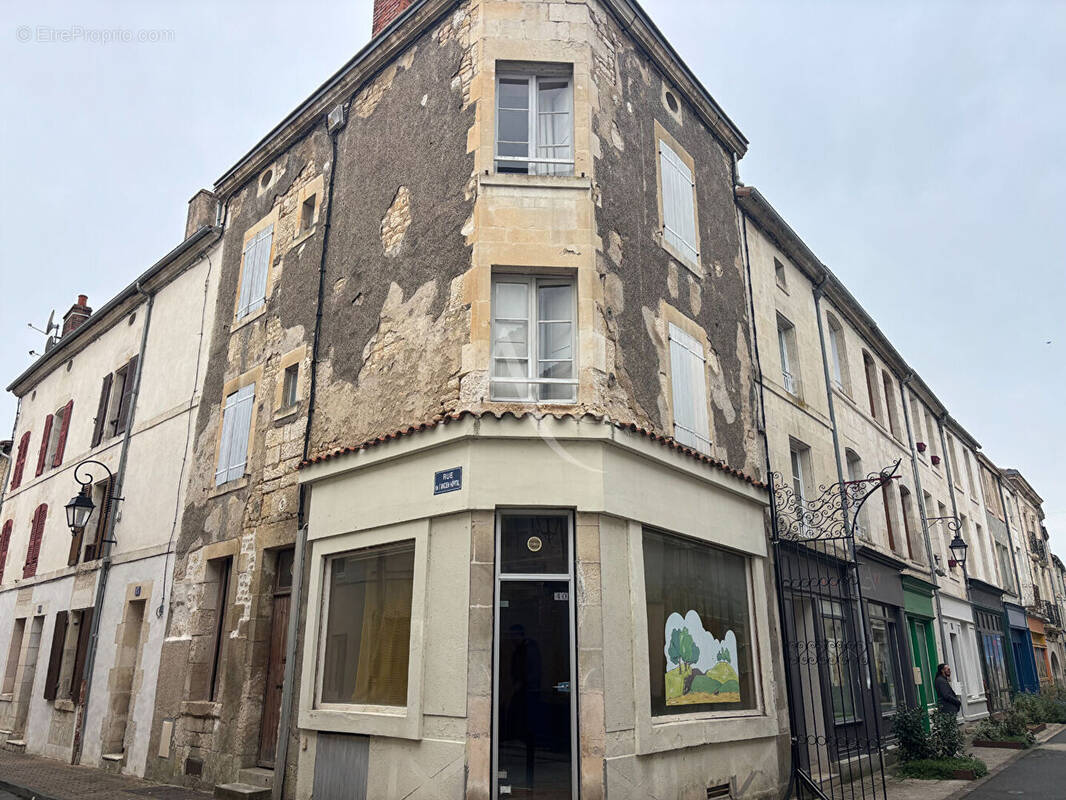 Appartement à FONTENAY-LE-COMTE